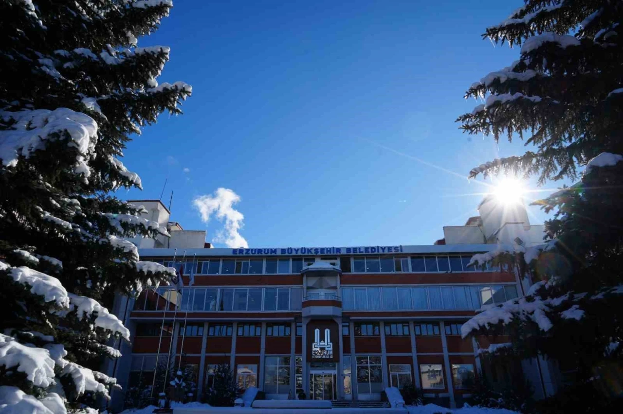 Doğu&rsquo;da buzlanma ve don etkili oluyor
