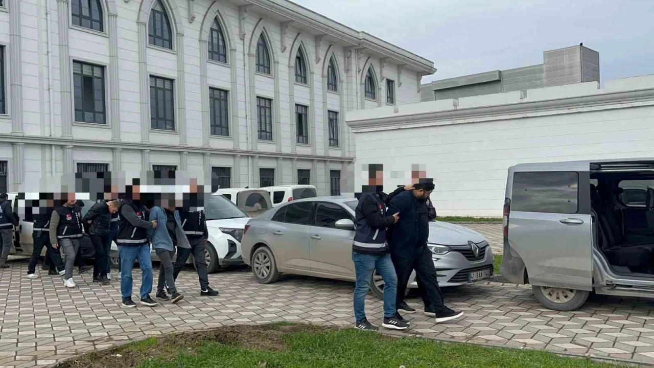 Doktor ve iş insanına silahlı saldırı planlayan ş&uuml;phelilere operasyon: 6 g&ouml;zaltı
