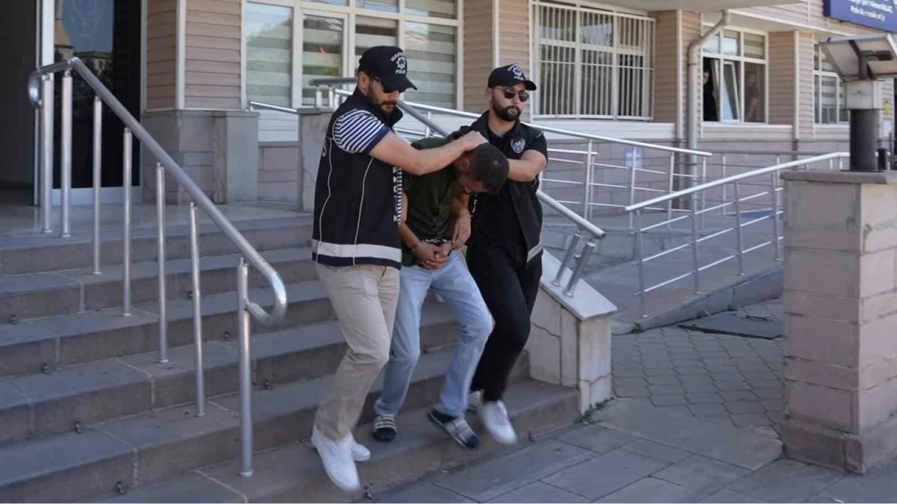 Doktorların e-imzasını kullanarak yeşil reçete ilacı yazan hastane personeli tutuklandı
