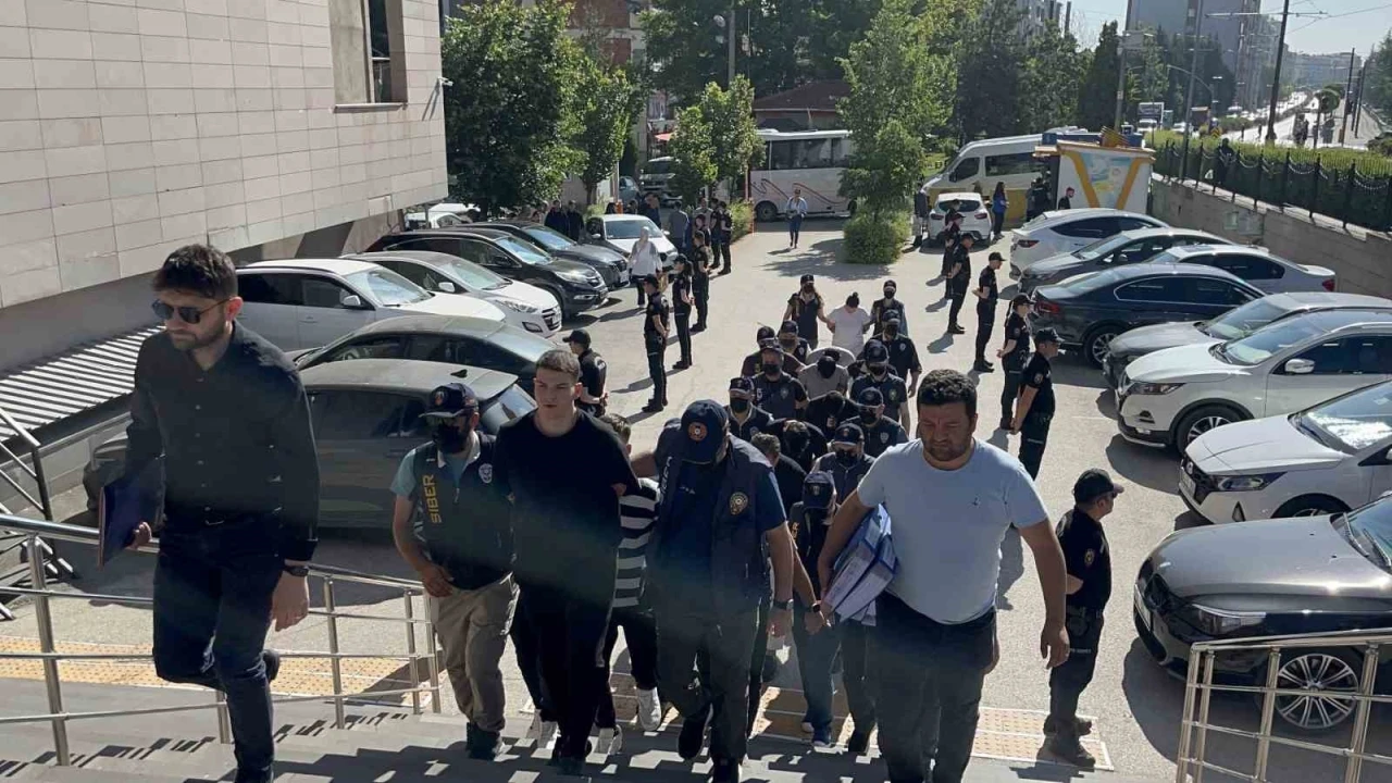 Dolandırıcılık operasyonunda yakalanan 11 şüpheliden 8’i tutuklandı
