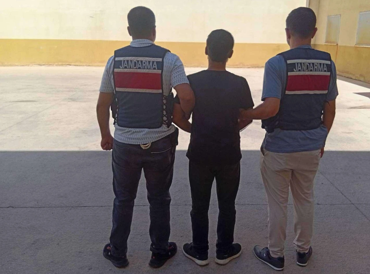 Dolandırıcılık suçundan aranan şahıs yakalandı
