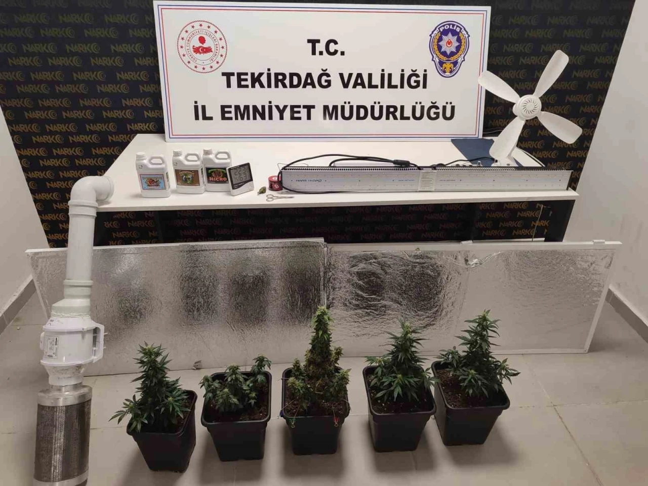 Dolapta Uyuşturucu Yetiştirme Düzenekleri Yakalandı