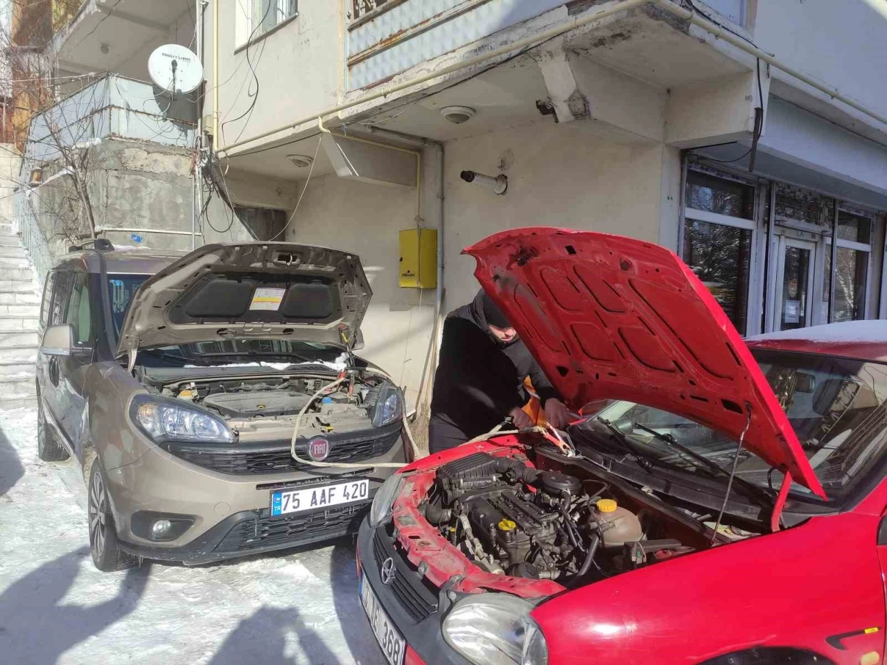 Dondurucu soğuklar ara&ccedil;ları &ccedil;alıştırmadı
