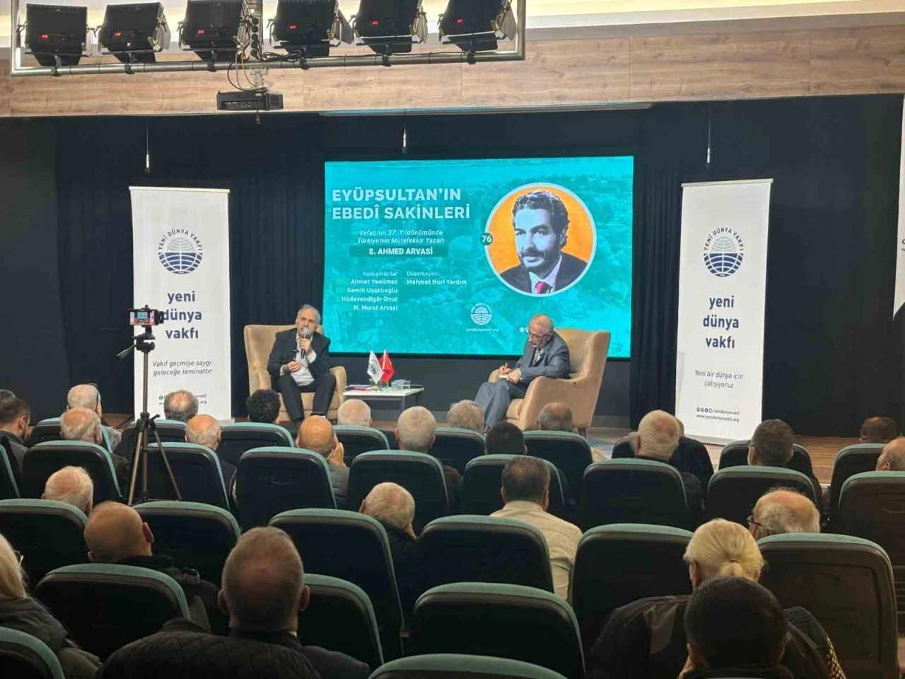 Dostları &lsquo;Ahmet Arvasi&rsquo;yi andı
