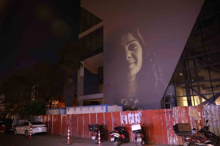 Dostluk ve kardeşlik mesajını insan y&uuml;zleri ile veren proje İ&ccedil;erenk&ouml;y&rsquo;de sergileniyor
