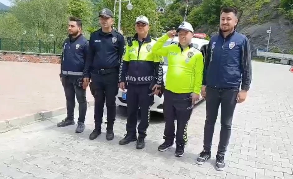 Down Sendromlu Barış’ın hayali gerçek oldu: Trafik polisi olarak uygulamaya katıldı
