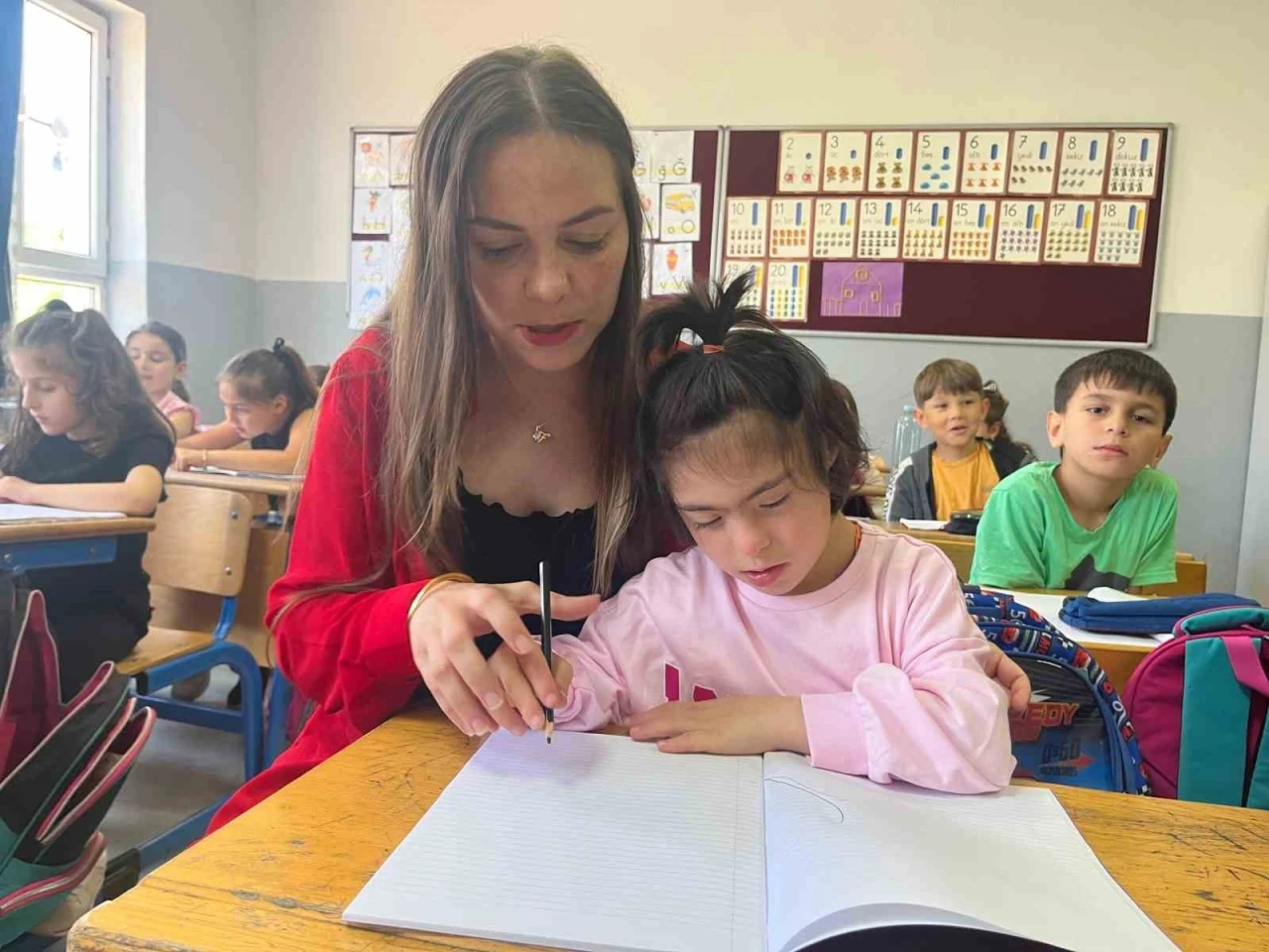 Down sendromlu diye okula gönderilmedi, bir öğretmen hayatını değiştirdi
