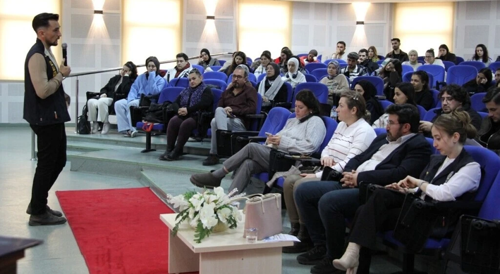 DP&Uuml;&rsquo;de sanal riskler ve akran zorbalığı ile m&uuml;cadele ele alındı
