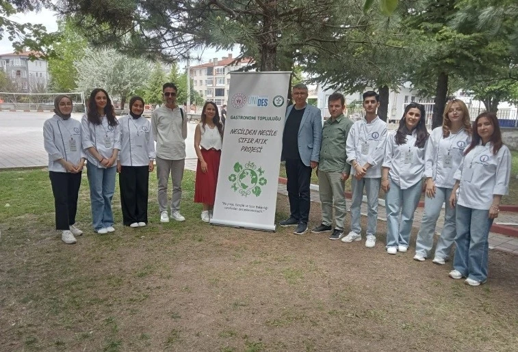 DPÜ Gastronomi Topluluğu &quot;Nesilden Nesile Sıfır Atık&quot; projesi gençlerle buluştu
