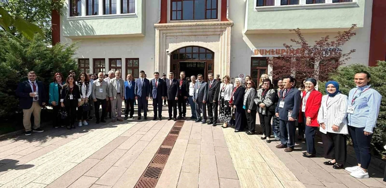 DPÜ Rektörü Prof. Dr. Süleyman Kızıltoprak: &quot;Dilimiz var oldukça biz de varız&quot;
