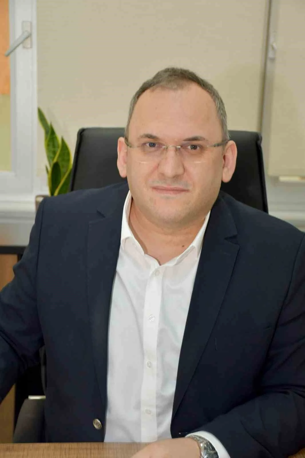 Dr. &Ouml;ğr. &Uuml;yesi Mehmet Uluşahin: "Fıtık sanıldığı kadar masum değil"
