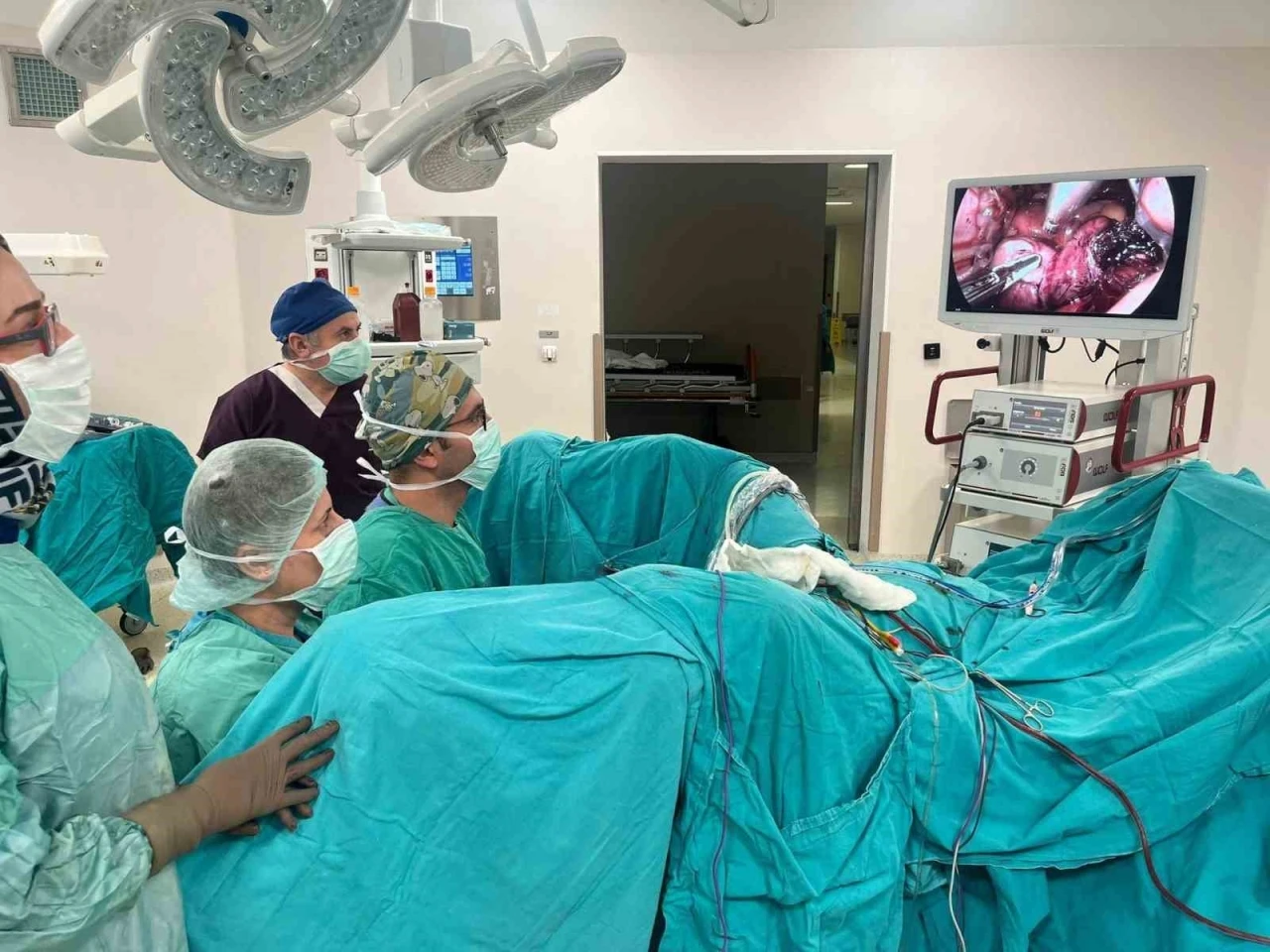Dr. Şanlı: &quot;V-NOTES tekniğini hastalarımıza başarıyla uygulamaktayız&quot;
