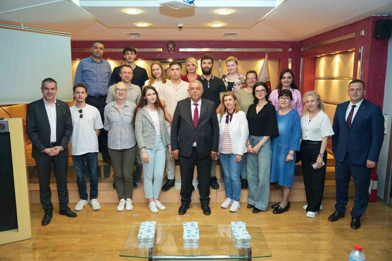 DTSO Balkan ülkeleri gençlik çalışanlarını ağırladı
