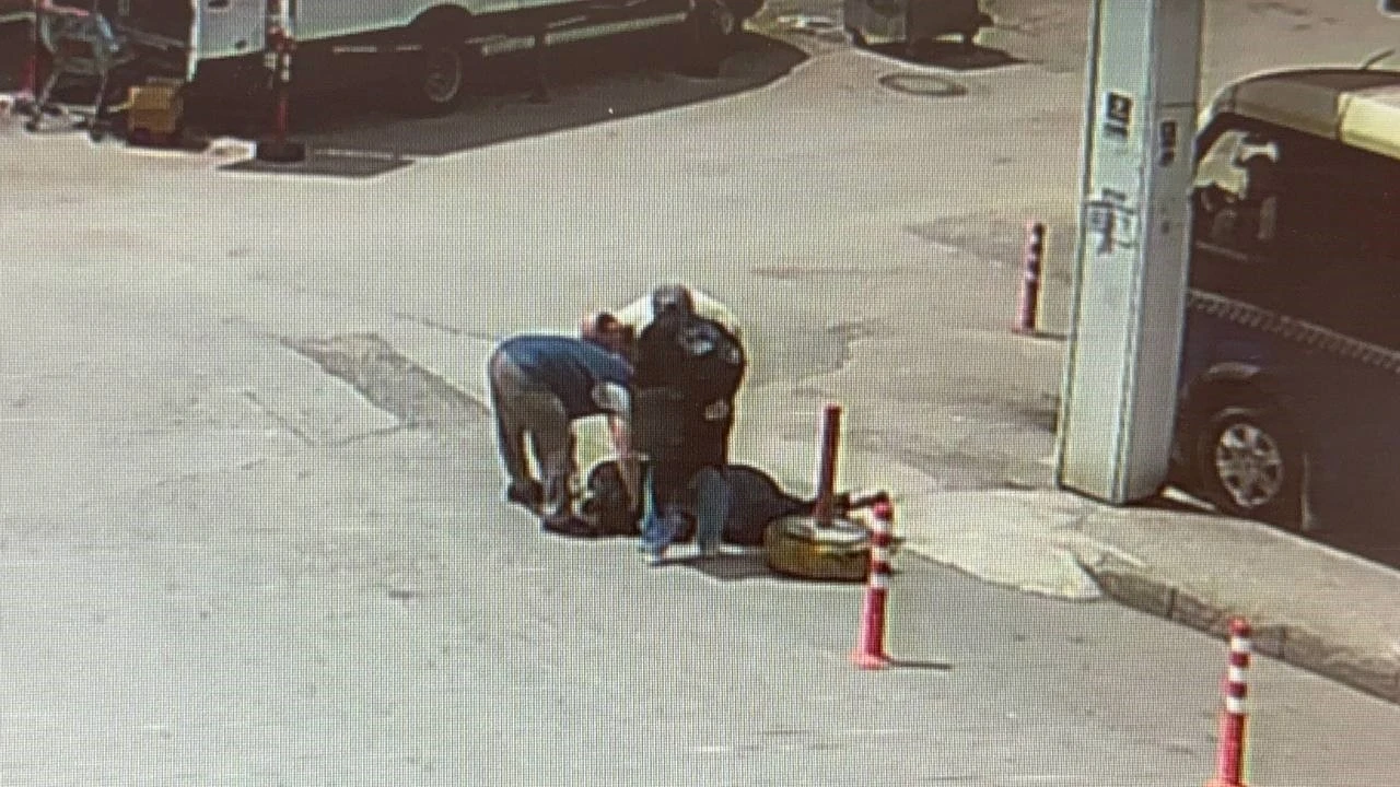 Dubaya takılıp düşerek yaralanan kadın kamerada
