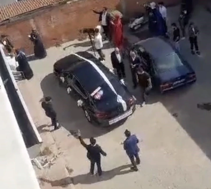 D&uuml;ğ&uuml;nde havaya ateş a&ccedil;an maganda yakalandı
