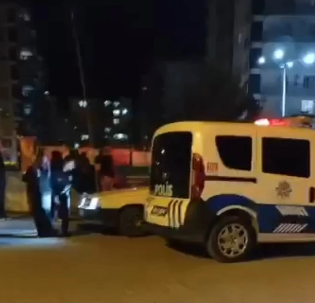 Düğünde &quot;halay başı tartışması&quot; kavgaya dönüştü: 1 ağır yaralı
