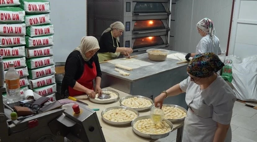 Dükkanı yandıktan sonra açtığı kooperatifle kadınlara umut oldu
