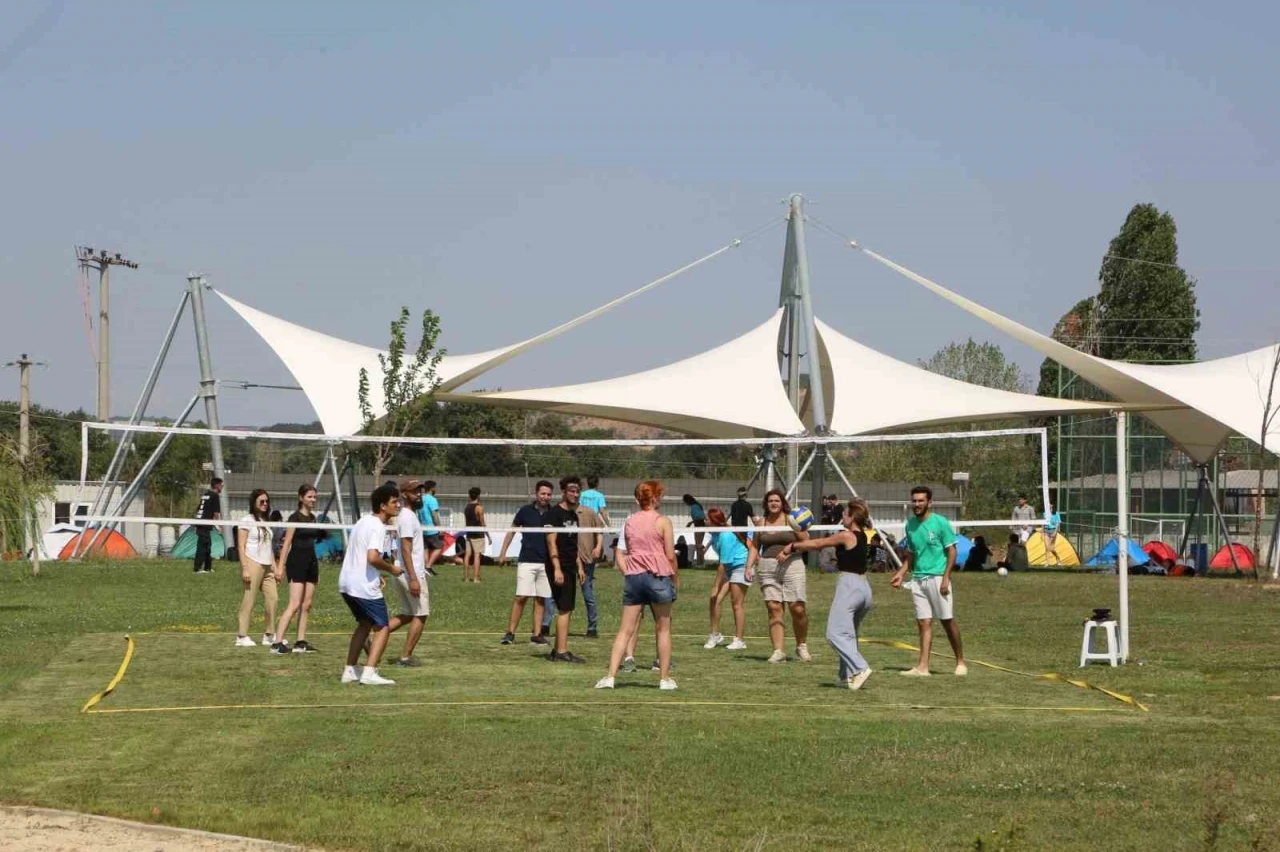 Dünya gençleri Fadıllı’da buluştu
