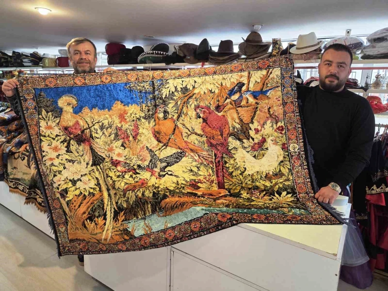 D&uuml;nya halıları bu koleksiyonda
