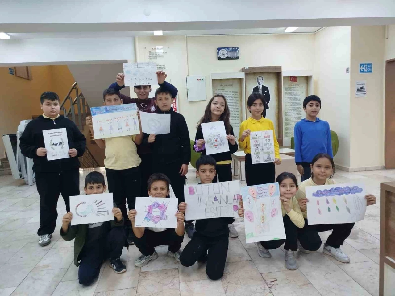 Dünya İnsan Hakları Günü’nde öğrencilerden farkındalık etkinliği
