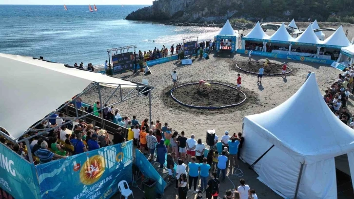 D&uuml;nya Plaj G&uuml;reşinde 3 altın madalya