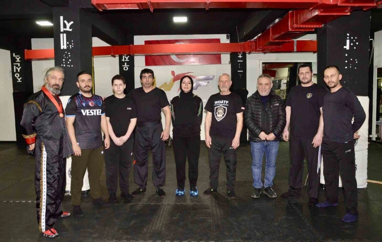 D&uuml;nya Yakın Savunma Federasyonu&rsquo;ndan polislere yakın savunma eğitimi
