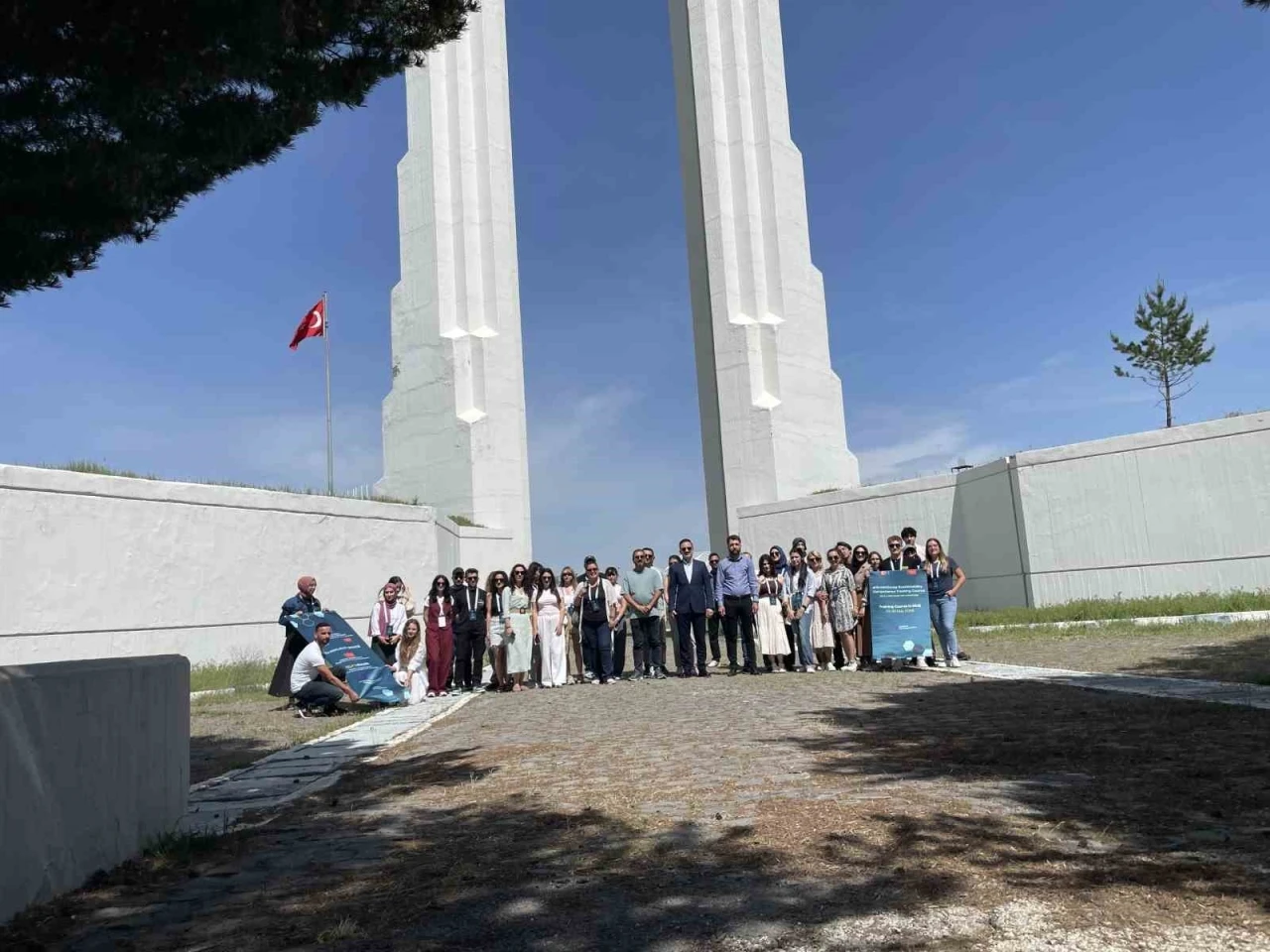 Dünyanın dört bir yanından gelen gençler Malazgirt’te buluştu
