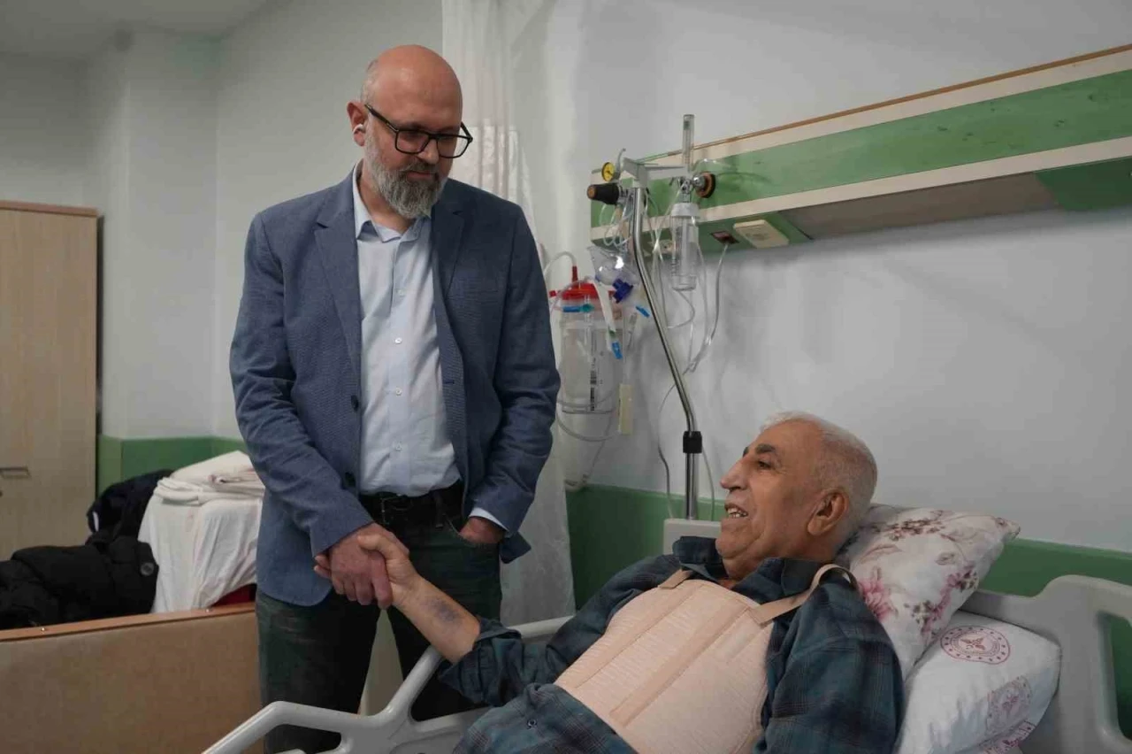 D&uuml;nyanın ileri merkezlerinde yapılan &rsquo;hibrit aort&rsquo; ameliyatı Samsun&rsquo;da başarıyla uygulandı
