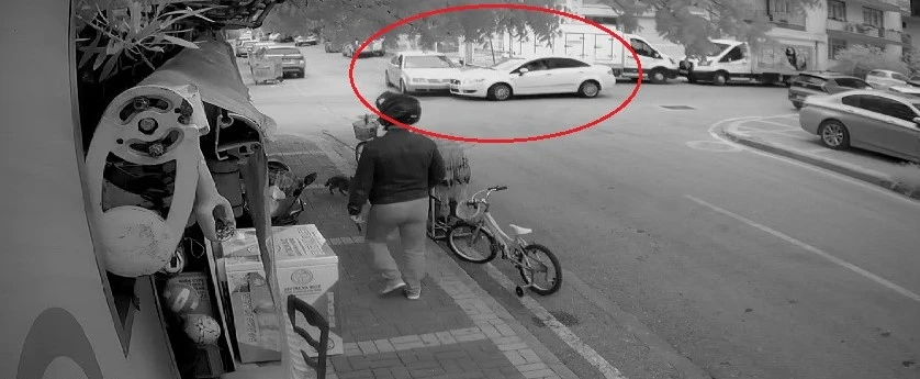 ’Dur’ tabelasını kapatan kamyonet kazaya neden oldu
