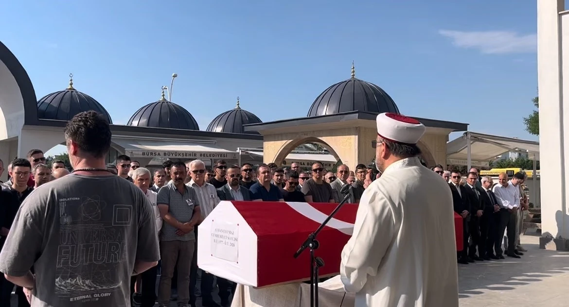 Duruşmada kalp krizi ge&ccedil;irerek hayatını kaybeden Cumhuriyet Savcısı son yolculuğuna uğurlandı
