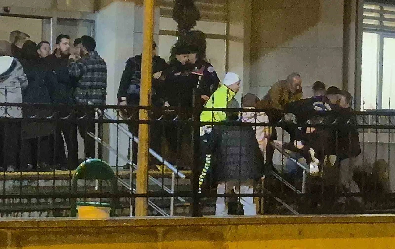 Duruşmadan sonra taraflar birbirine girdi
