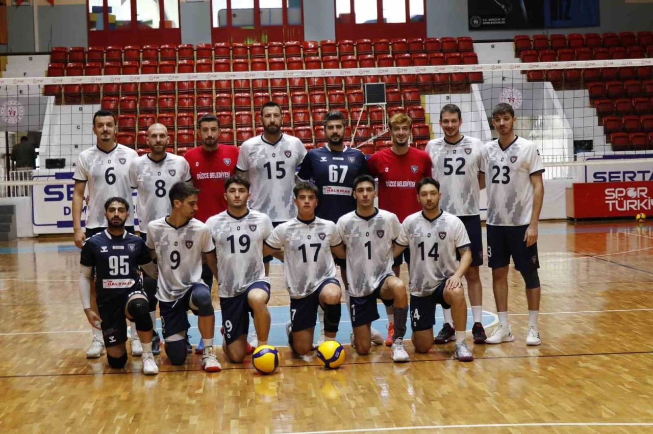 Düzce Belediyesi Spor Akademisi Voleybol Takımı deplasmandan mağlup döndü
