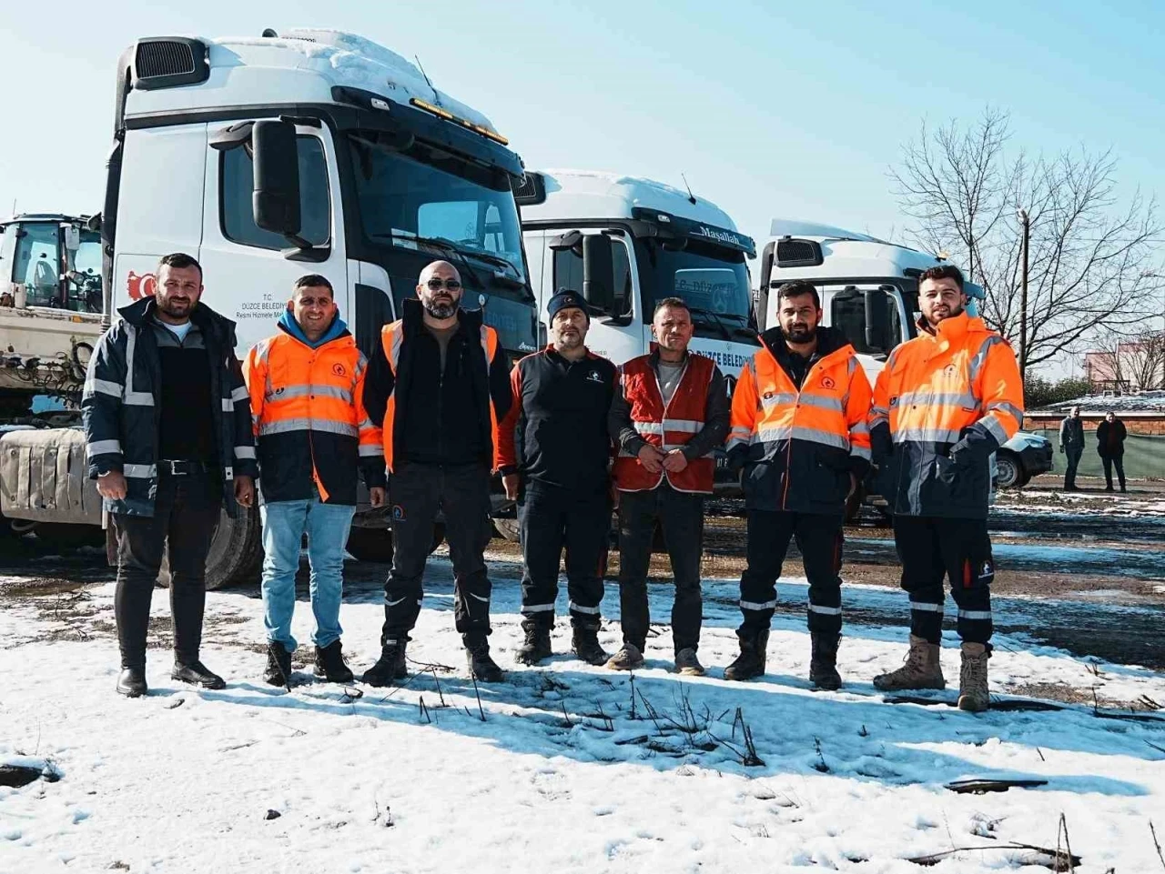 D&uuml;zce Belediyesi yolları a&ccedil;ık tuttu ulaşım sekteye uğramadı

