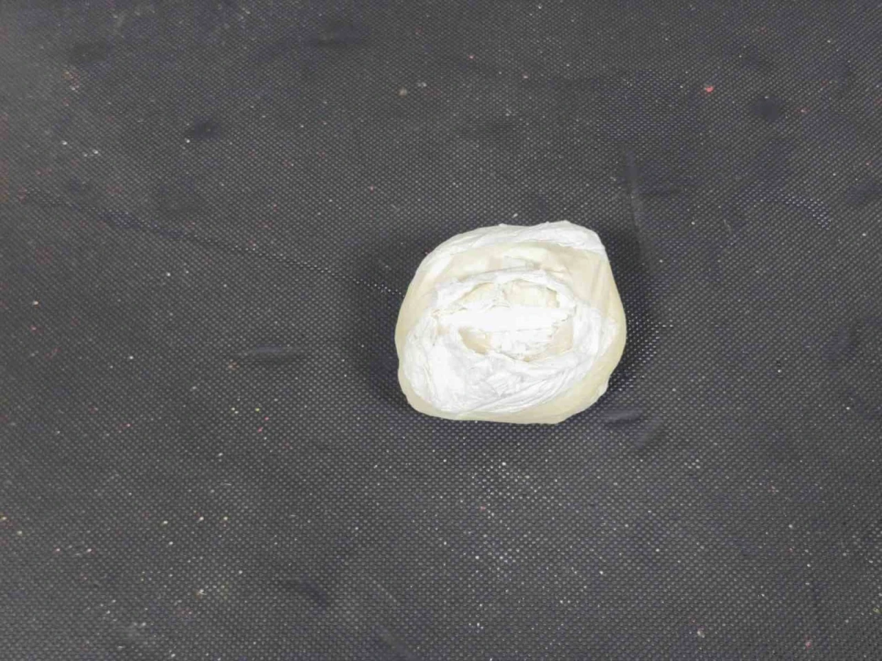 Düzce’de 15 suç kaydı bulunan şüpheli, 125 gram uyuşturucu ile yakayı ele verdi
