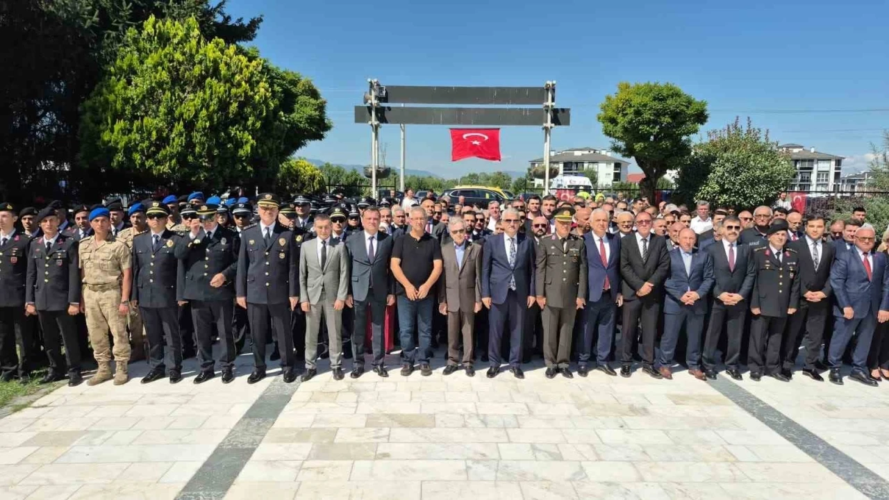 D&uuml;zce&rsquo;de 15 Temmuz&rsquo;un 10. yılında şehitlik ziyareti
