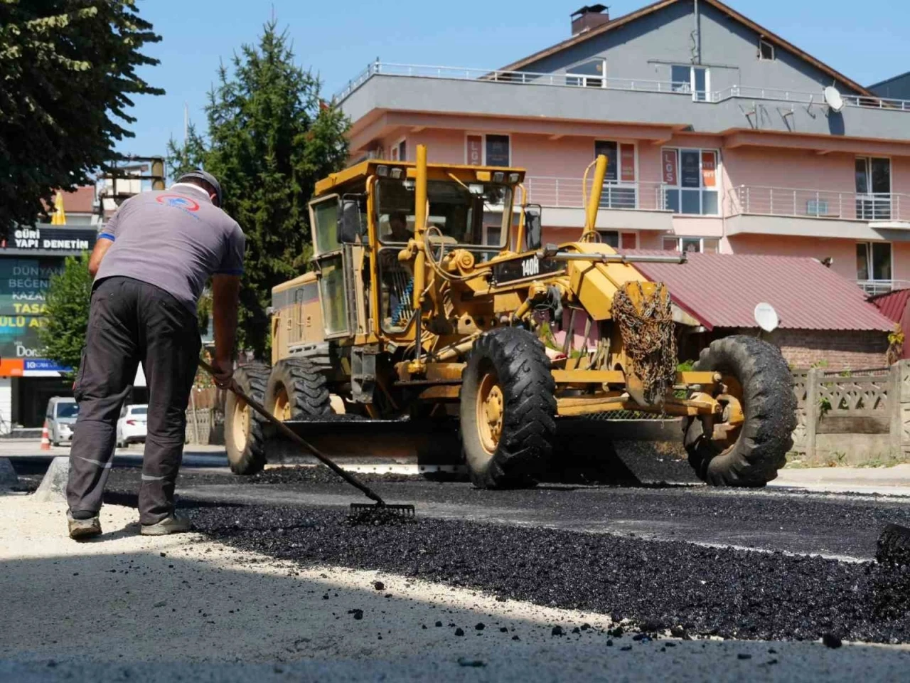 Düzce’de kaldırımlar yenileniyor