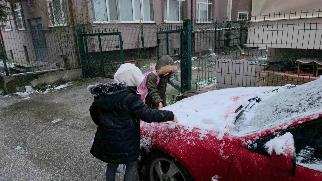 D&uuml;zce&rsquo;de kar s&uuml;rprizi
