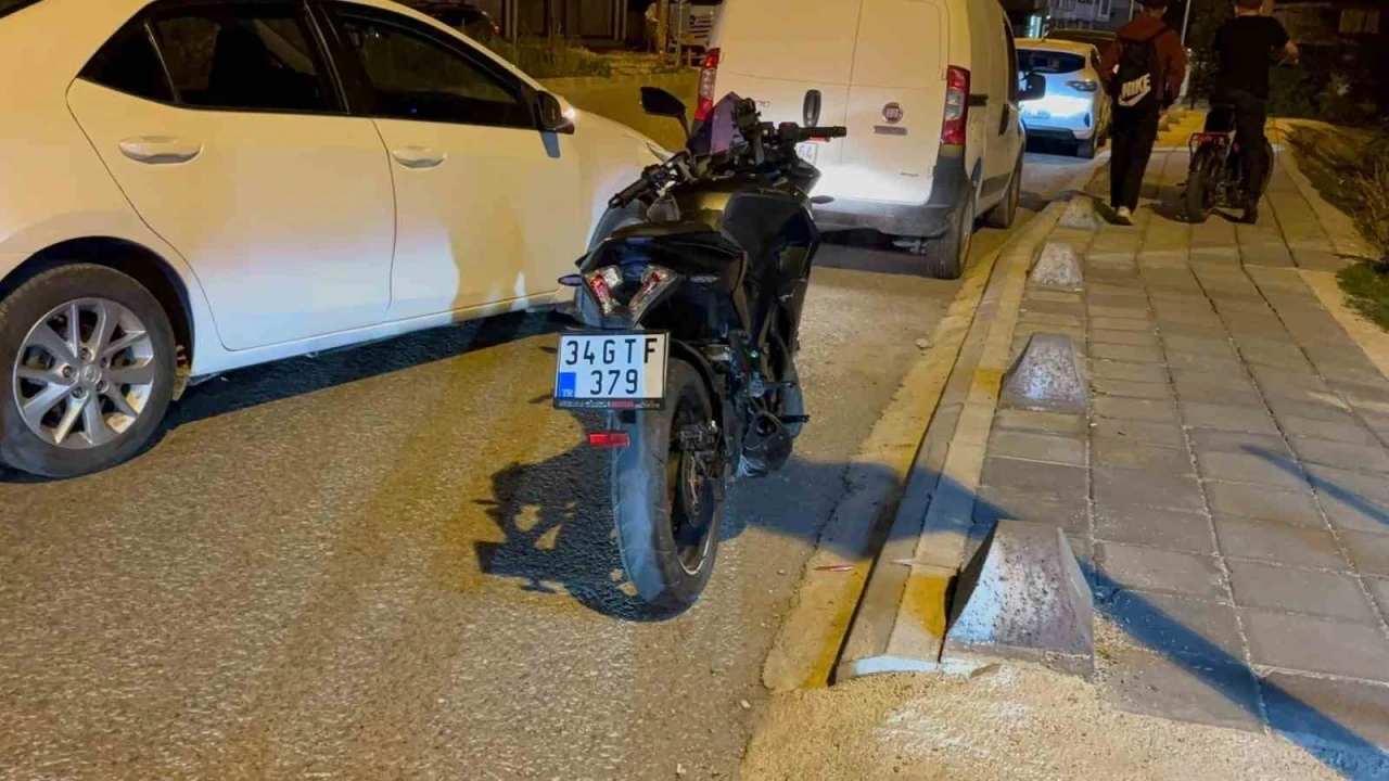 D&uuml;zce&rsquo;de motosikletler &ccedil;arpıştı: 3 yaralı
