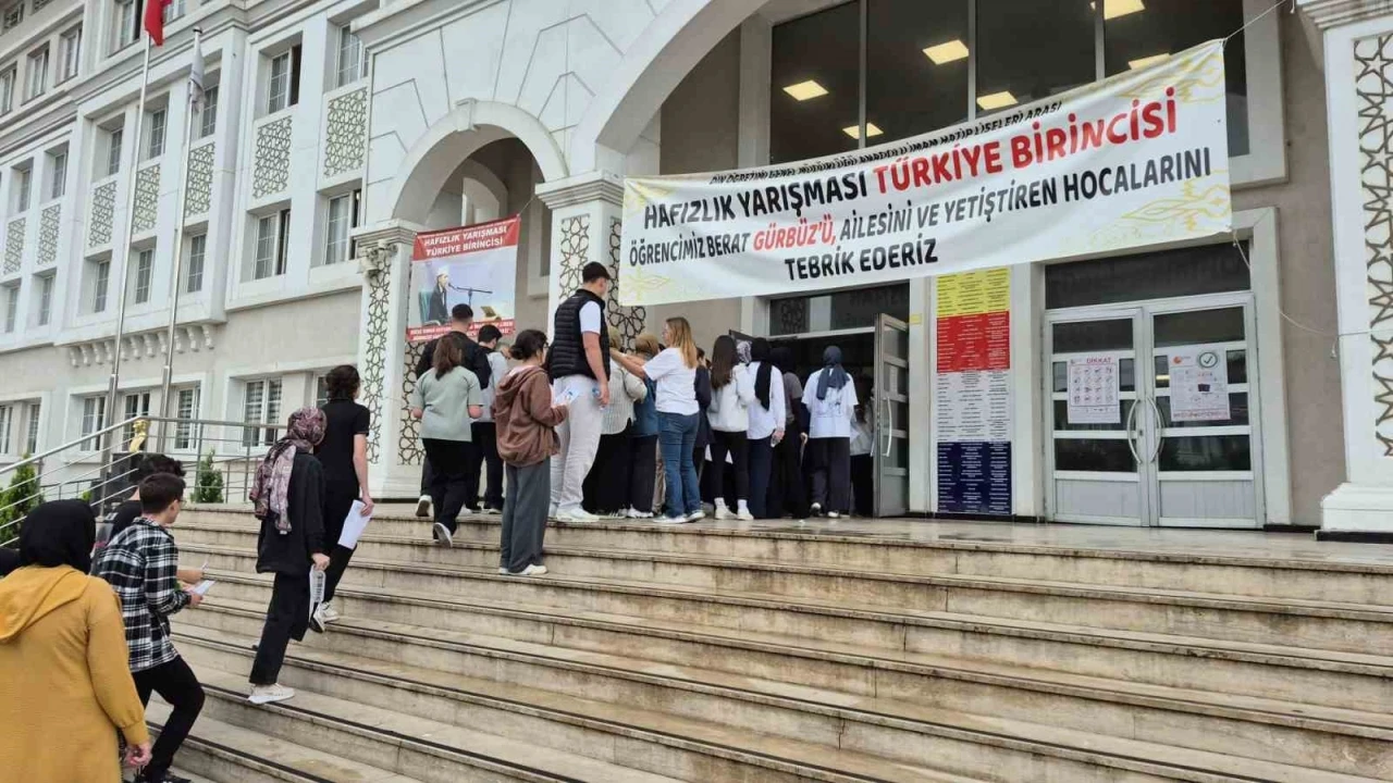 Düzce’de nefesler tutuldu YKS heyecanı başladı
