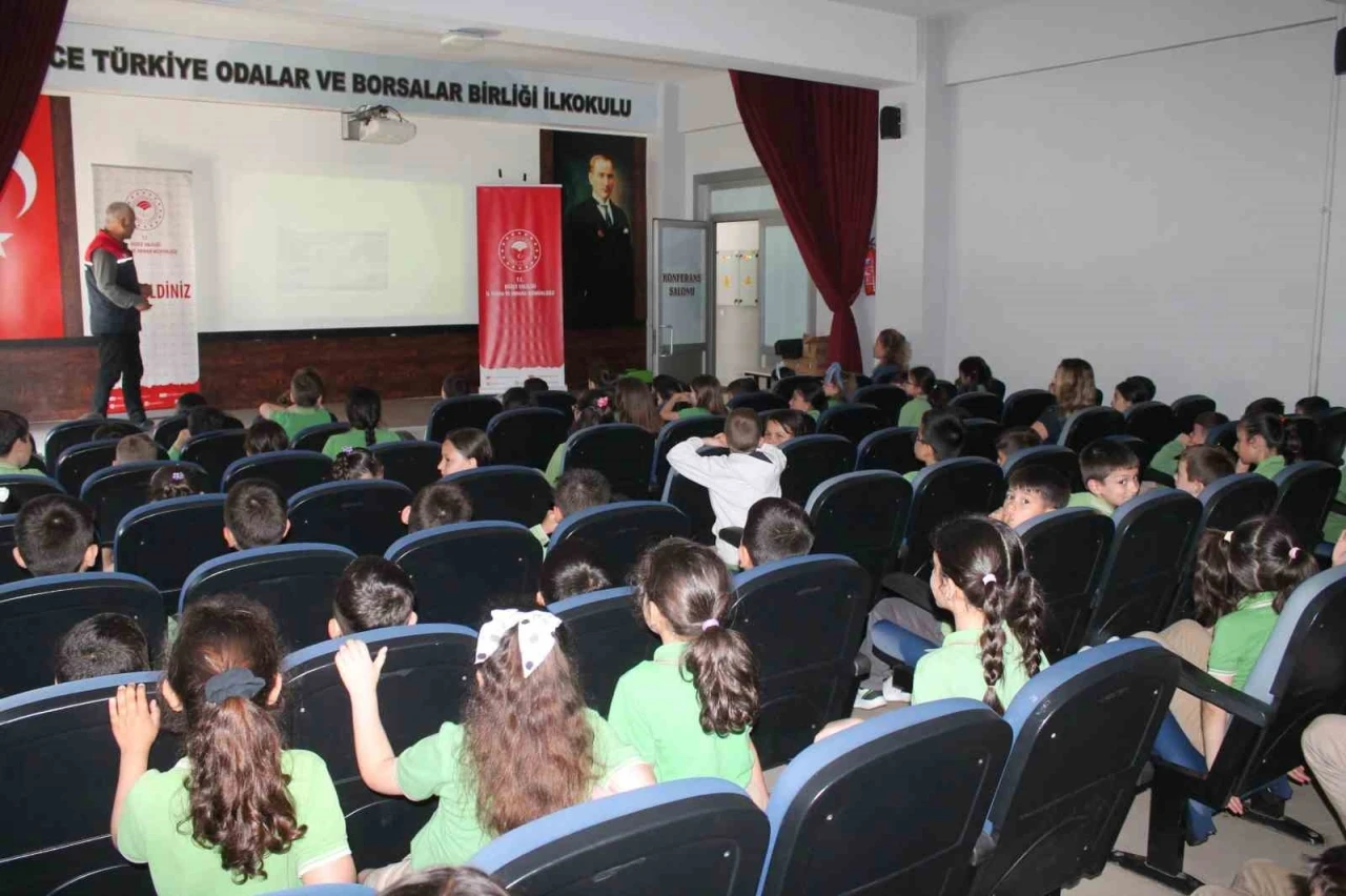 Düzce’de öğrencilere süt ve gıda güvenliği eğitimi