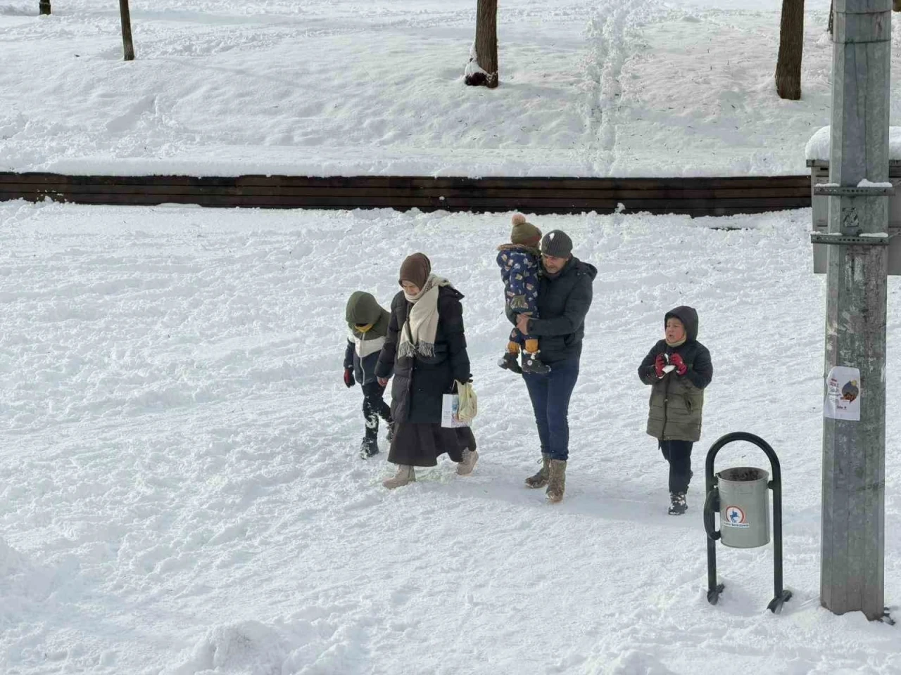 D&uuml;zce&rsquo;de okullar 2 Ocak 2026 g&uuml;n&uuml; tatil edildi
