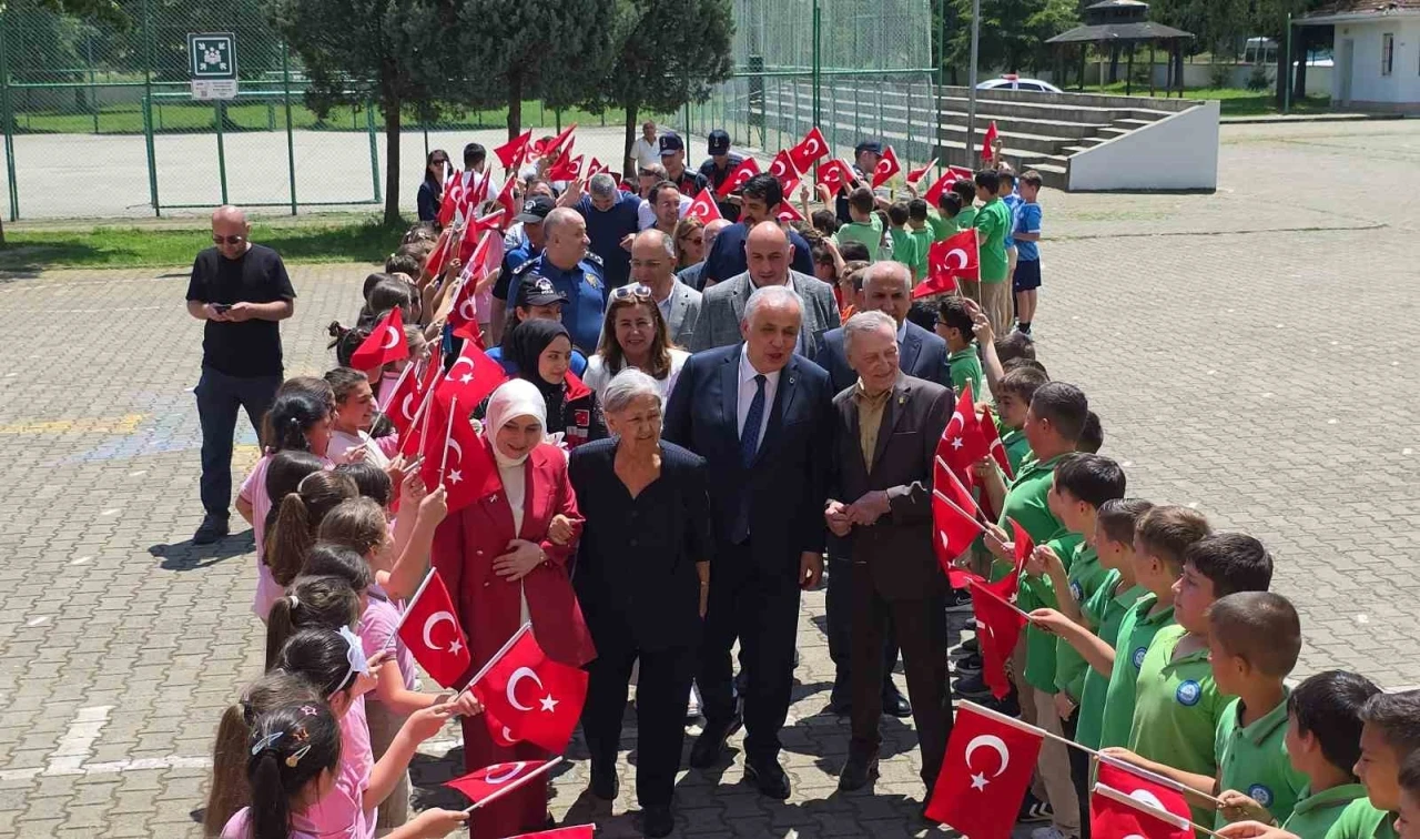 D&uuml;zce&rsquo;de şehit ailesini duygulandıran salon a&ccedil;ılışı
