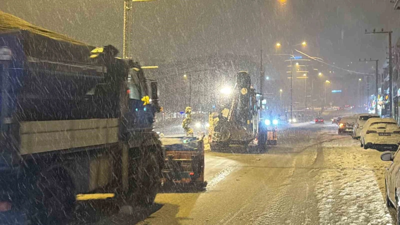 D&uuml;zce&rsquo;nin y&uuml;ksek kesimlerinde kar kalınlığı 10 santimetreye ulaştı
