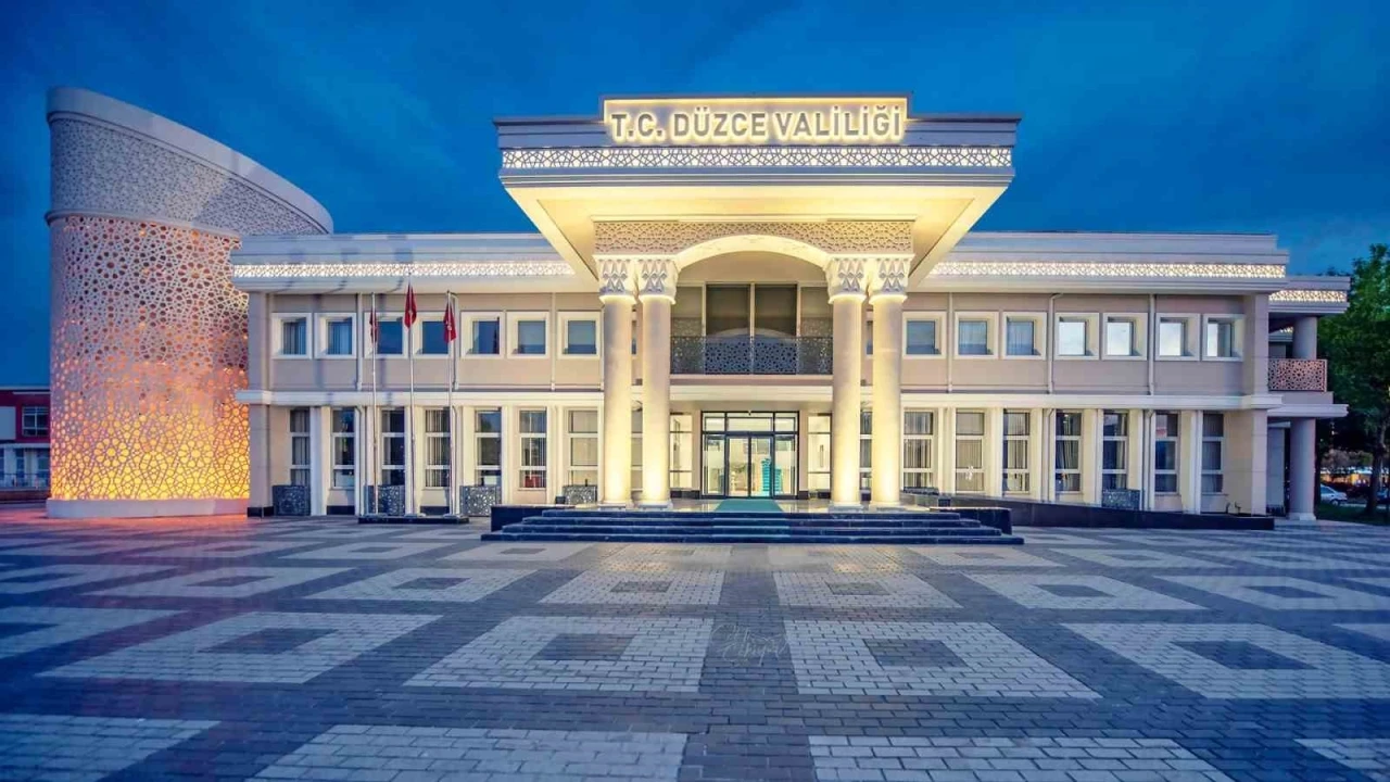 D&uuml;zce Valiliğinden kuvvetli yağış uyarısı
