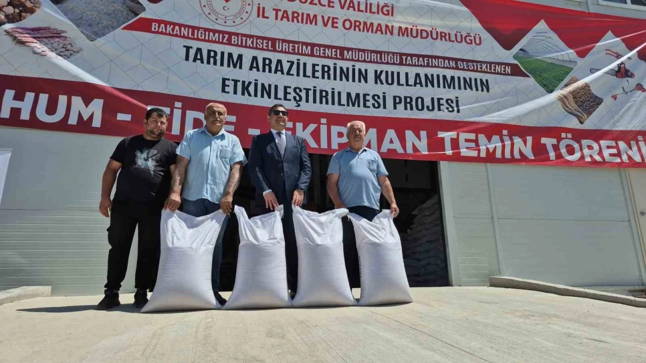 Düzceli çiftçilere çeltik tohumu dağıtıldı
