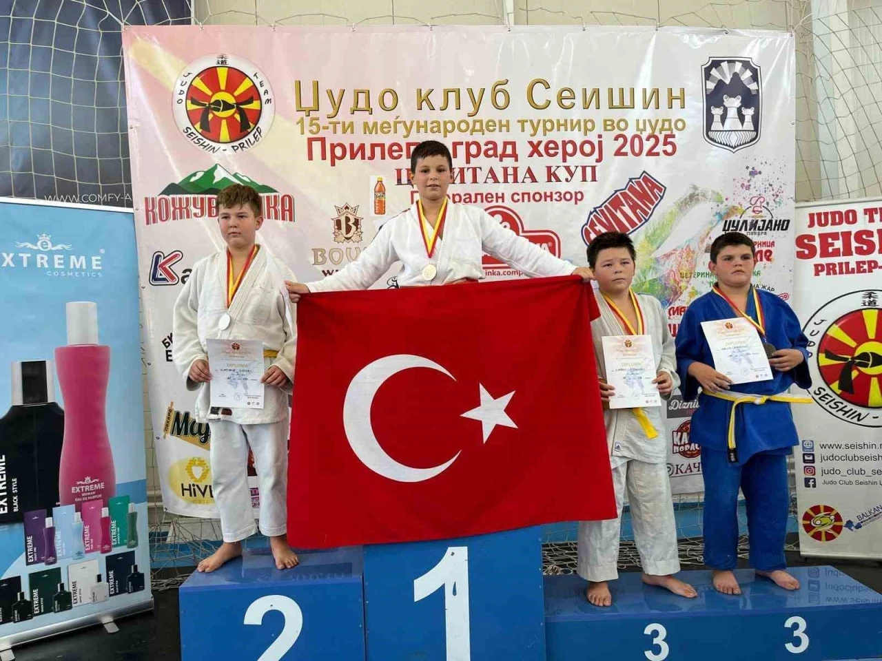 Düzceli sporcular Makedonya’dan derece ile döndü

