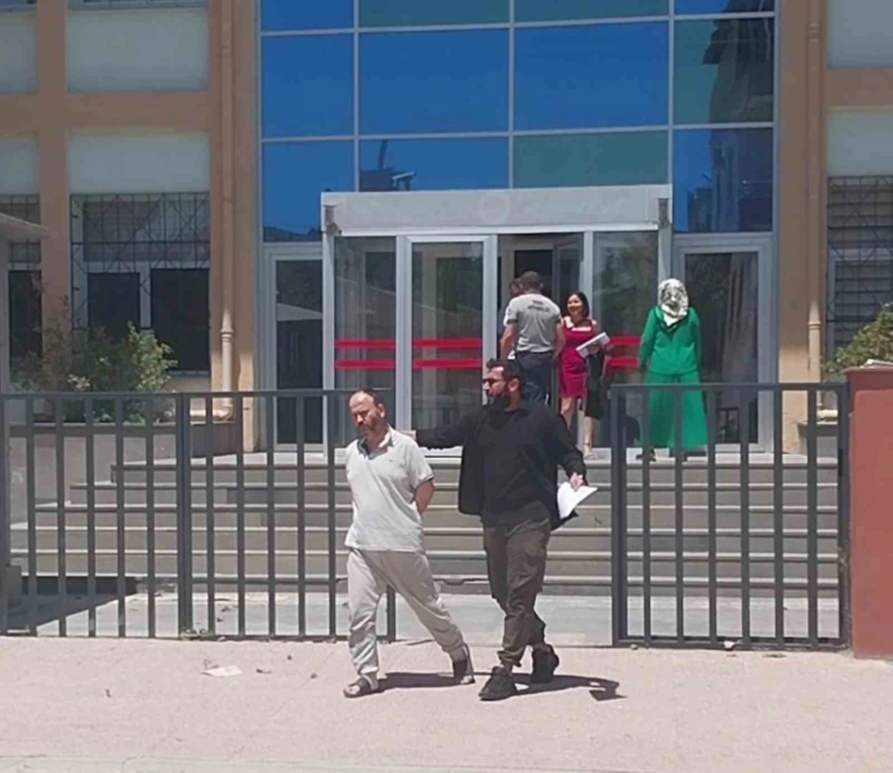 (Düzeltme) Annesini katleden şahıs, bir ay olmadan öldü
