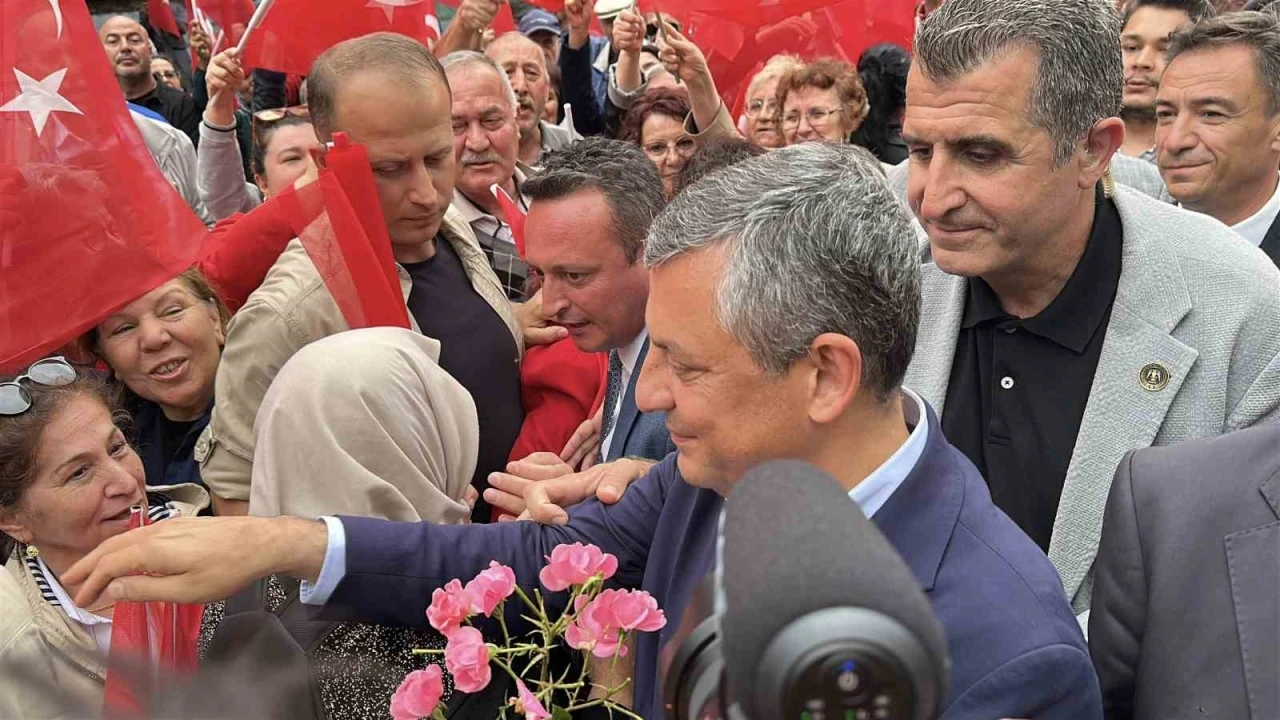 (D&uuml;zeltme) CHP Grup Başkanı &Ouml;zg&uuml;r &Ouml;zel Burdur&rsquo;da
