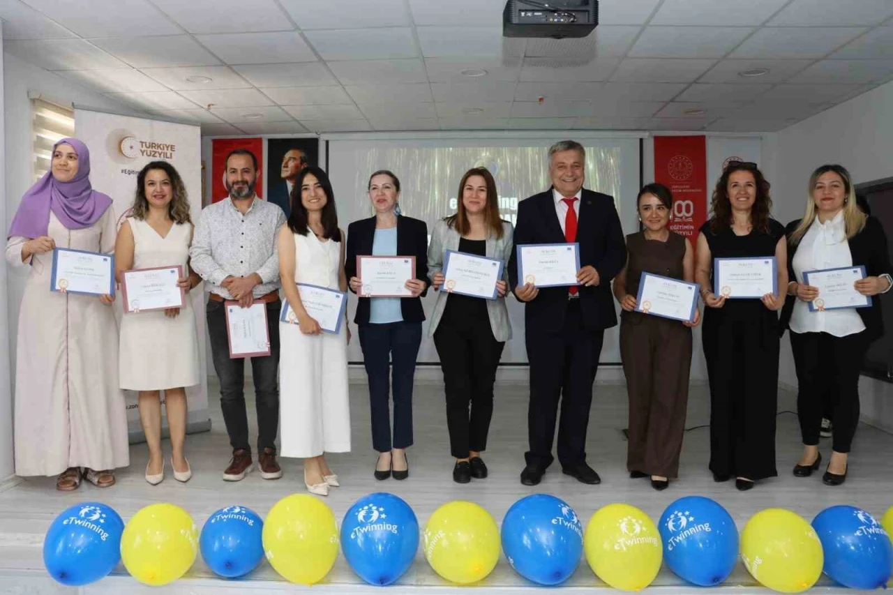 e-Twinning kalite etiketleri sahiplerini buldu

