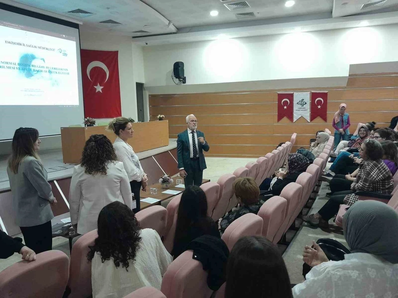 Ebelik Normal Doğum Bilgi ve Beceri Artırma ve Afete Hazırlık eğitiminin ikinci etabı başladı

